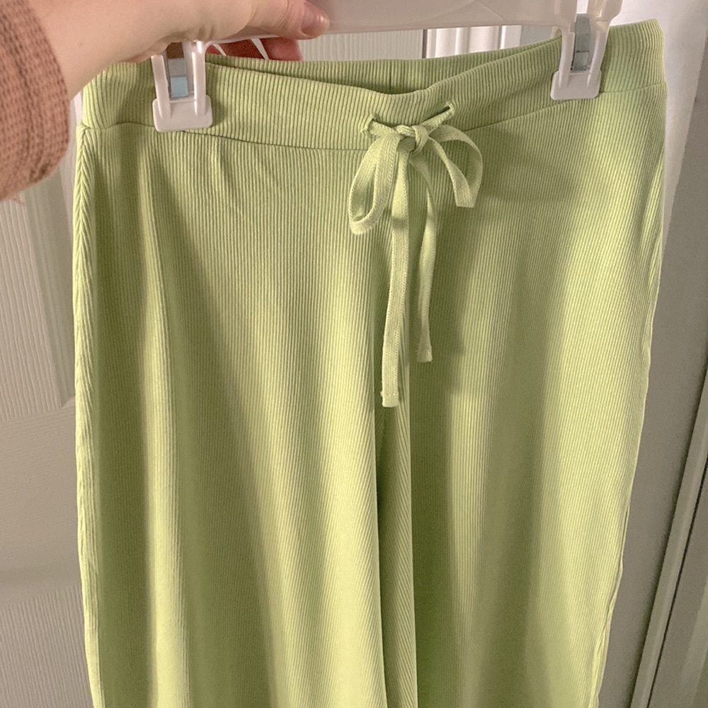 Zara flare high waisted green ribbed pants - Picture 8 of 11